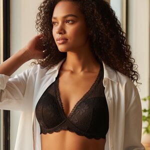 Victoria's Secret Women's Black Lace Racerback Bralette Size M